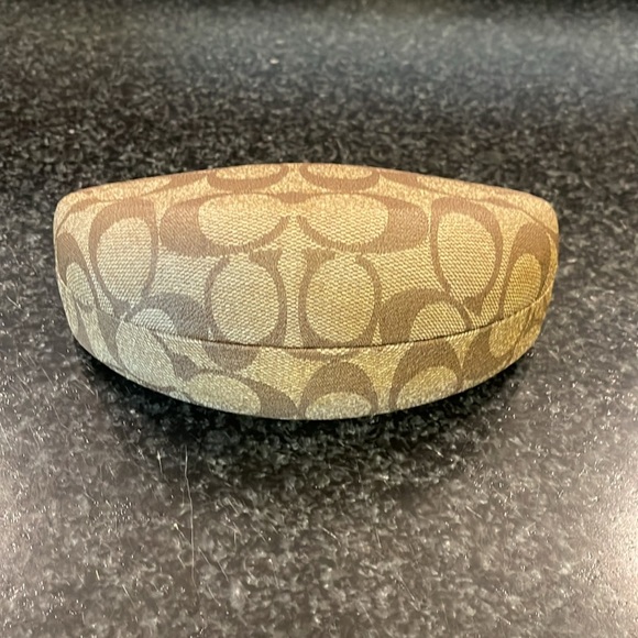 Coach: Signature “C” Hard Sunglass Case - Picture 7 of 8
